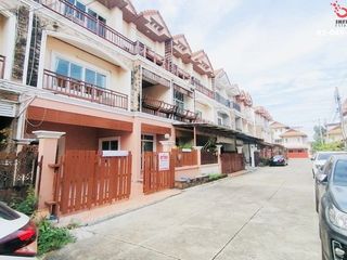 For sale 4 bed townhouse in Mueang Nonthaburi, Nonthaburi