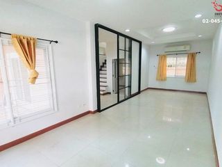 For sale 4 bed townhouse in Mueang Nonthaburi, Nonthaburi