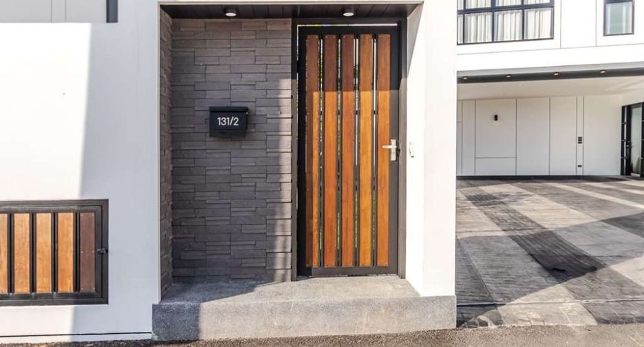 For sale 4 bedrooms house in Hang Dong, Chiang Mai