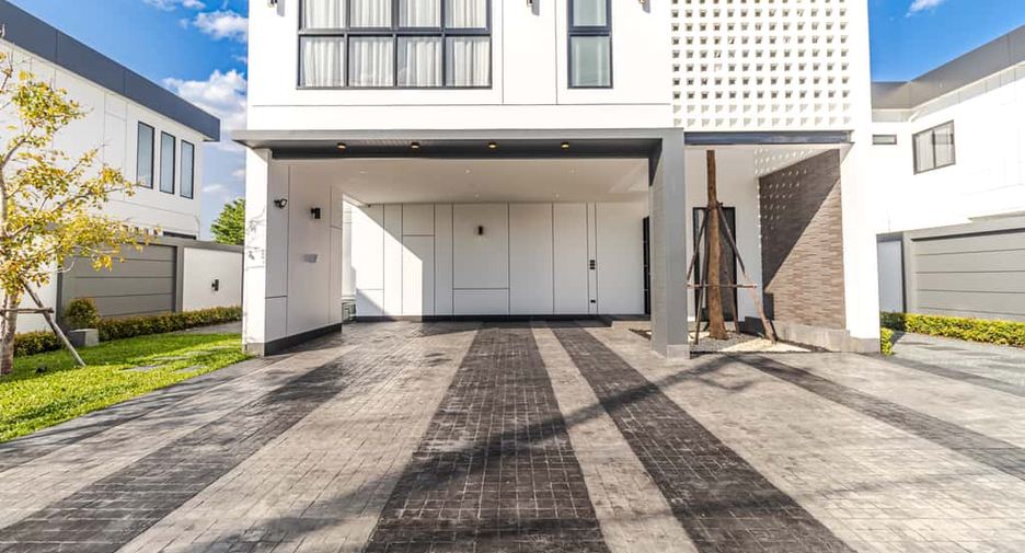 For sale 4 bedrooms house in Hang Dong, Chiang Mai