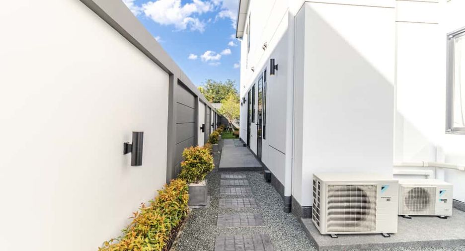 For sale 4 bedrooms house in Hang Dong, Chiang Mai