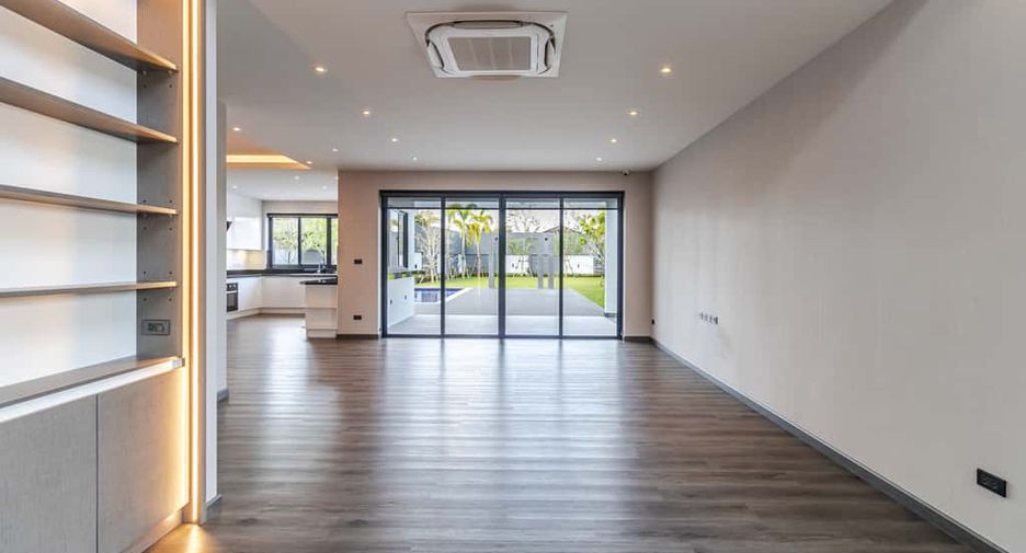 For sale 4 bedrooms house in Hang Dong, Chiang Mai