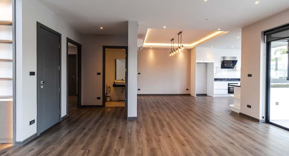 For sale 4 bedrooms house in Hang Dong, Chiang Mai