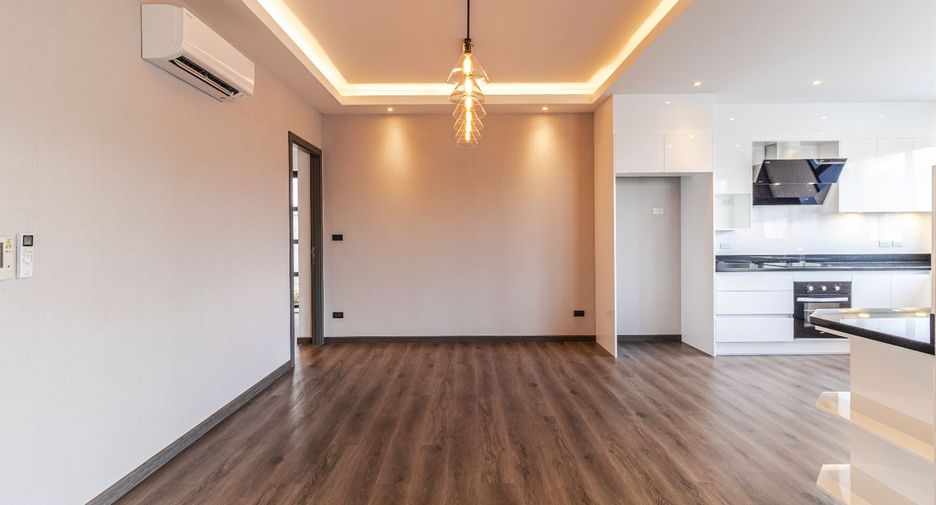 For sale 4 bedrooms house in Hang Dong, Chiang Mai