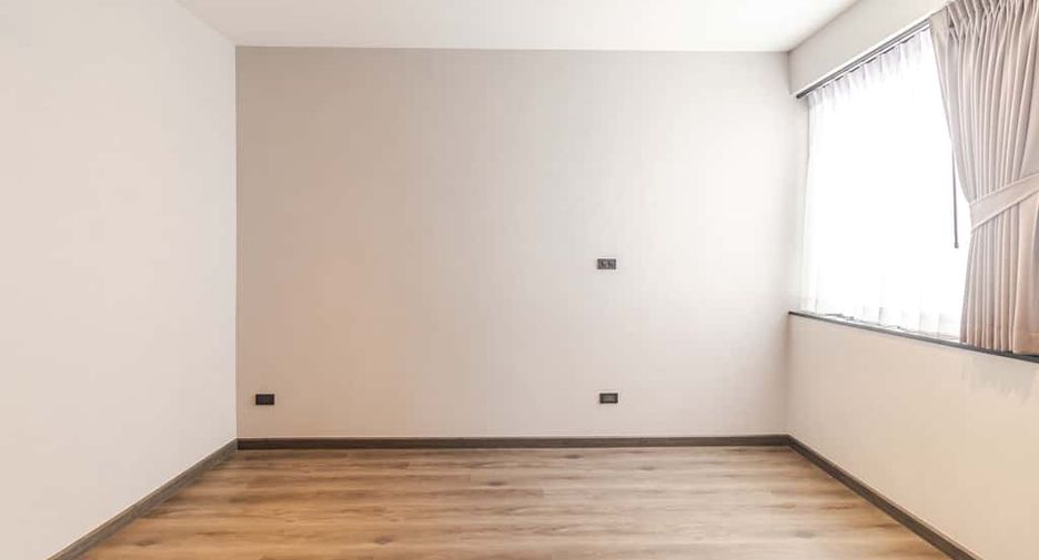 For sale 4 bedrooms house in Hang Dong, Chiang Mai