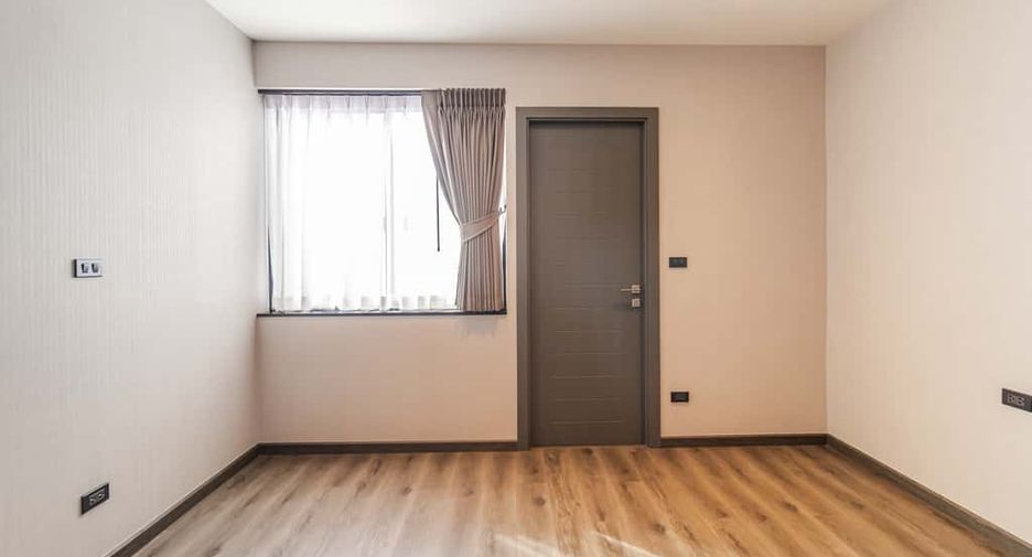 For sale 4 bedrooms house in Hang Dong, Chiang Mai