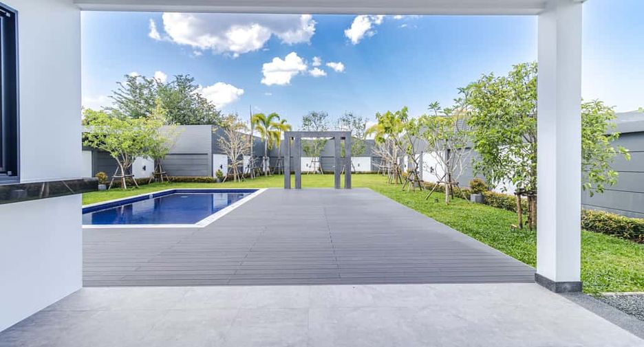 For sale 4 bedrooms house in Hang Dong, Chiang Mai