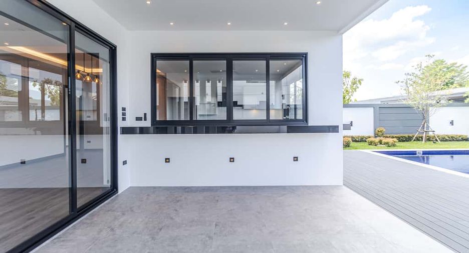 For sale 4 bedrooms house in Hang Dong, Chiang Mai