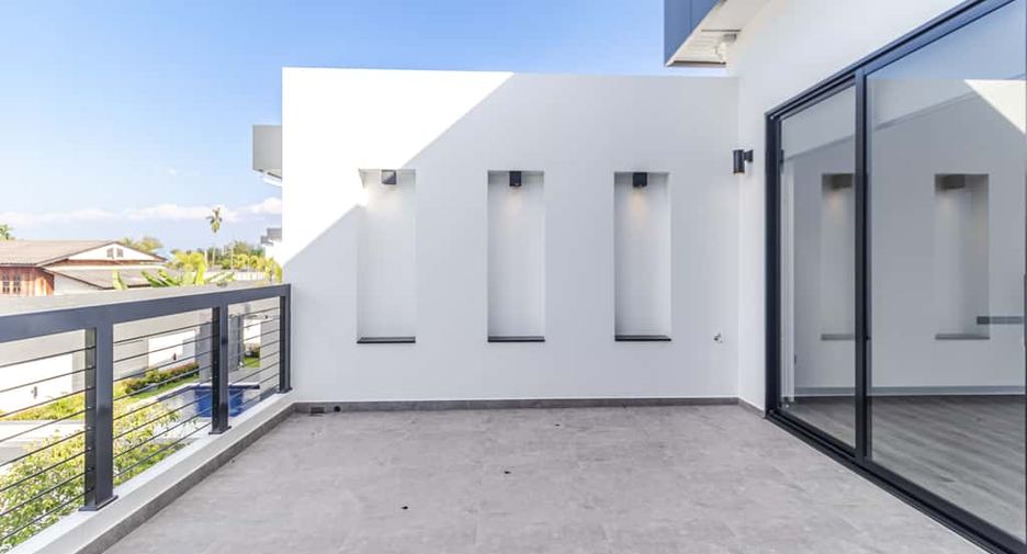 For sale 4 bedrooms house in Hang Dong, Chiang Mai