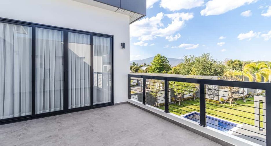 For sale 4 bedrooms house in Hang Dong, Chiang Mai