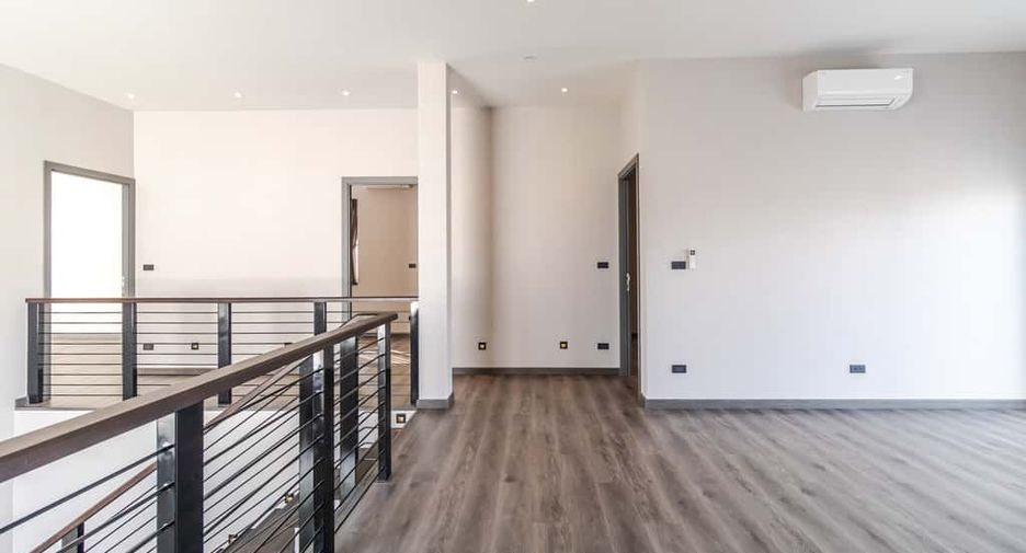 For sale 4 bedrooms house in Hang Dong, Chiang Mai