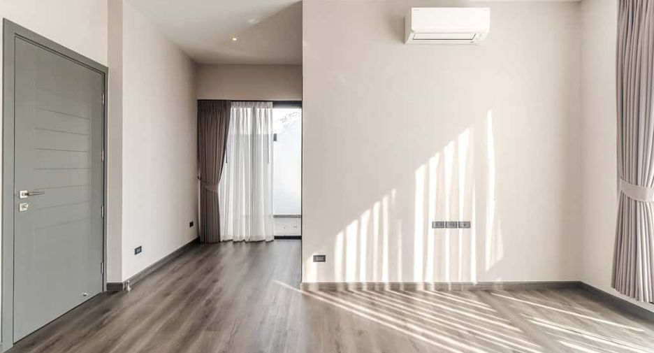 For sale 4 bedrooms house in Hang Dong, Chiang Mai