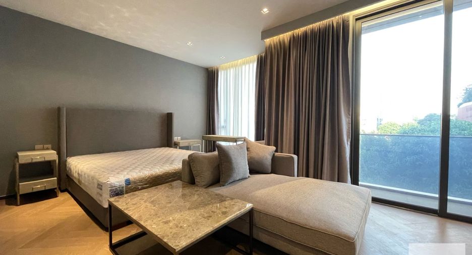 For rent 3 bed condo in Watthana, Bangkok
