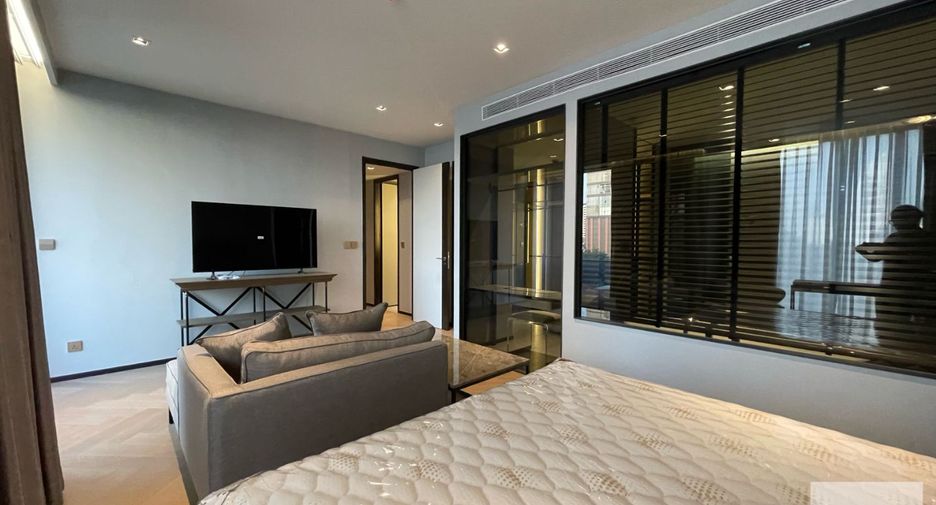 For rent 3 bed condo in Watthana, Bangkok