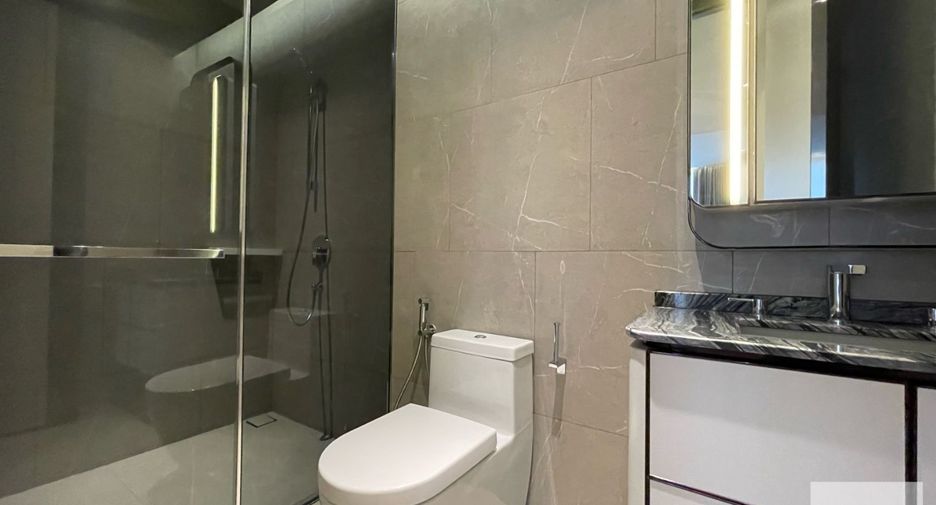 For rent 3 bed condo in Watthana, Bangkok