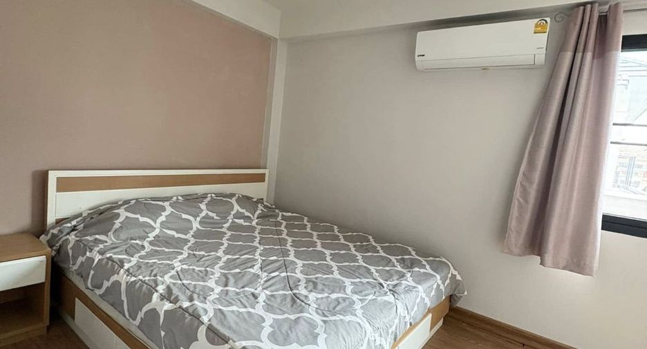 For rent 3 bedrooms townhouse in Mueang Chiang Mai, Chiang Mai