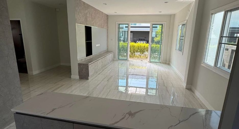 For sale 4 bedrooms house in Mueang Chiang Mai, Chiang Mai