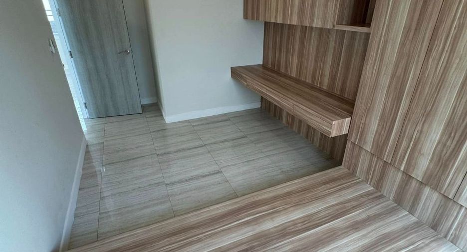 For sale 4 bedrooms house in Mueang Chiang Mai, Chiang Mai