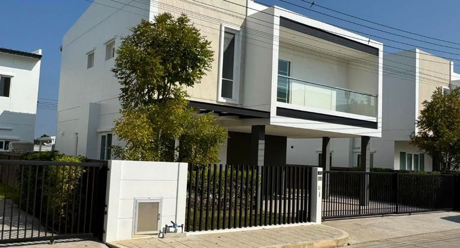 For sale 4 bedrooms house in Mueang Chiang Mai, Chiang Mai