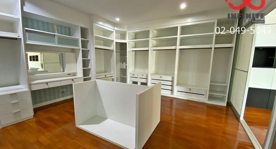 For sale 4 bed house in Lam Luk Ka, Pathum Thani