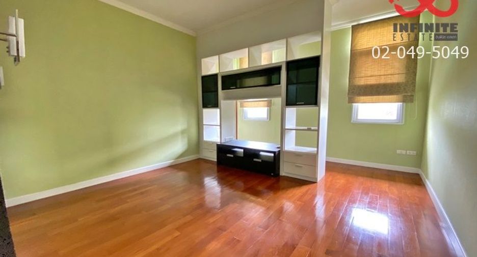 For sale 4 bed house in Lam Luk Ka, Pathum Thani