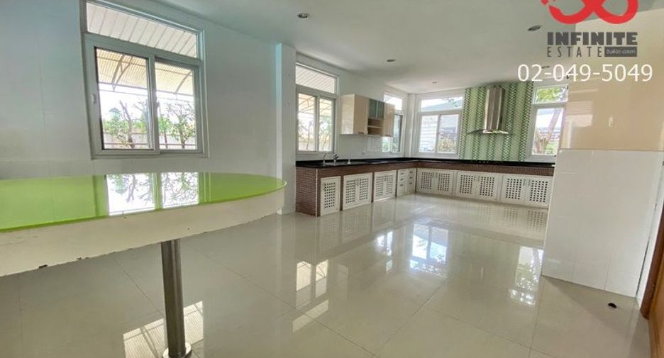 For sale 4 bed house in Lam Luk Ka, Pathum Thani