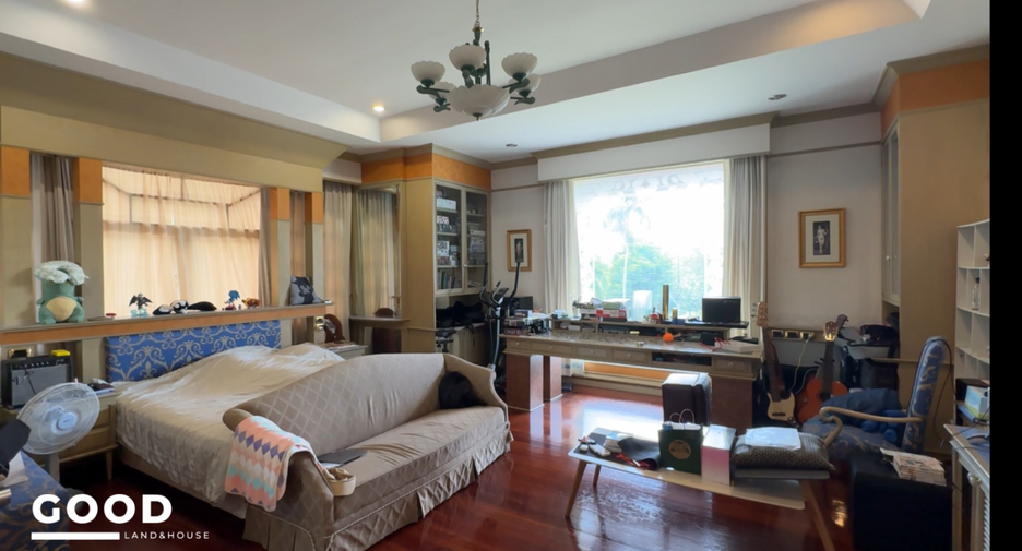 Casa en venta de 8 habitaciones en Chom Thong, Bangkok