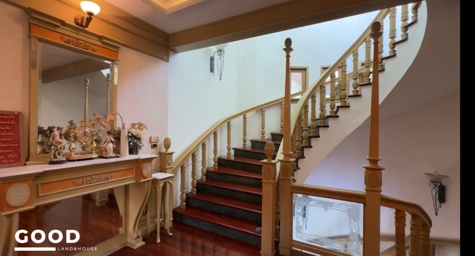 Casa en venta de 8 habitaciones en Chom Thong, Bangkok