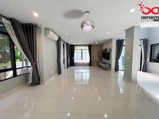 For sale 6 Beds house in Bang Khae, Bangkok