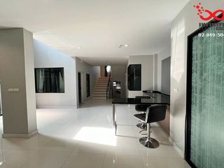 For sale 6 Beds house in Bang Khae, Bangkok