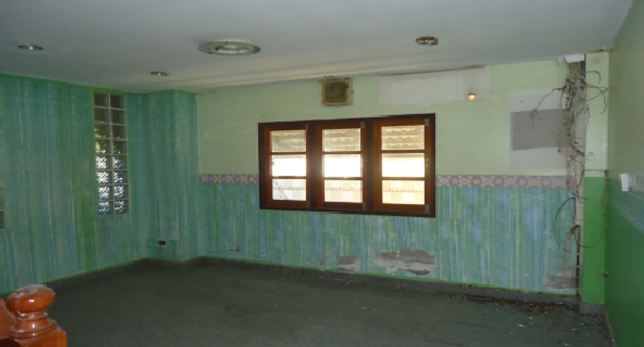 Casa en venta de 4 habitaciones en Ban Pho, Chachoengsao