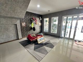 For sale 3 bed townhouse in Thanyaburi, Pathum Thani