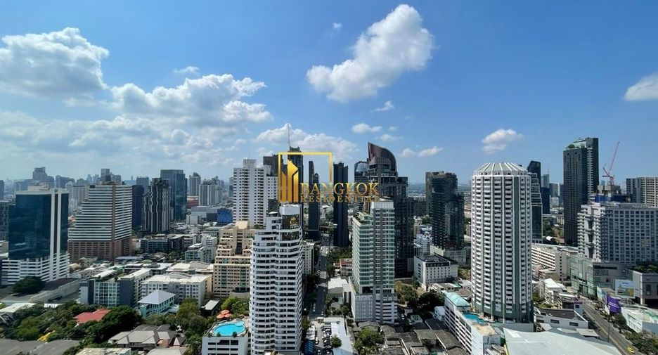 For rent 2 bedrooms condo in Watthana, Bangkok