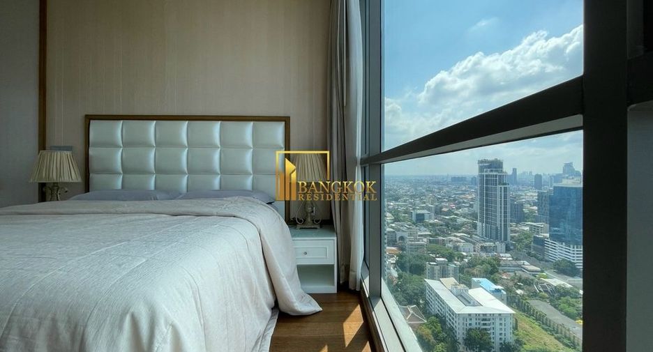 For rent 2 bedrooms condo in Watthana, Bangkok