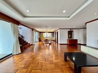 For rent 4 bedrooms apartment in Watthana, Bangkok
