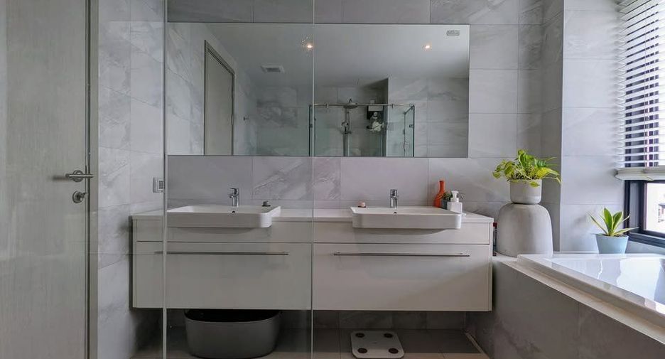 À vendre 2 chambres condo à Watthana, Bangkok