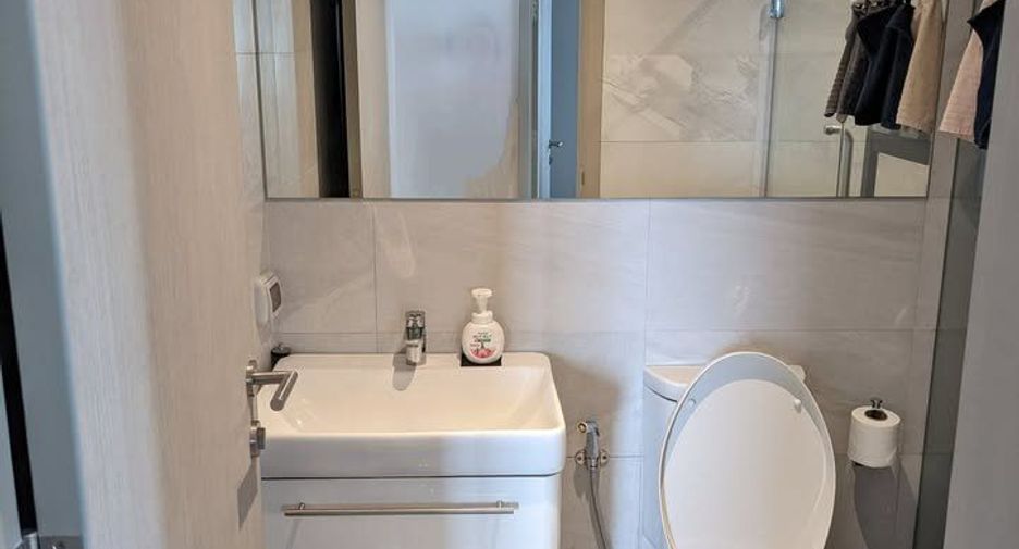 À vendre 2 chambres condo à Watthana, Bangkok