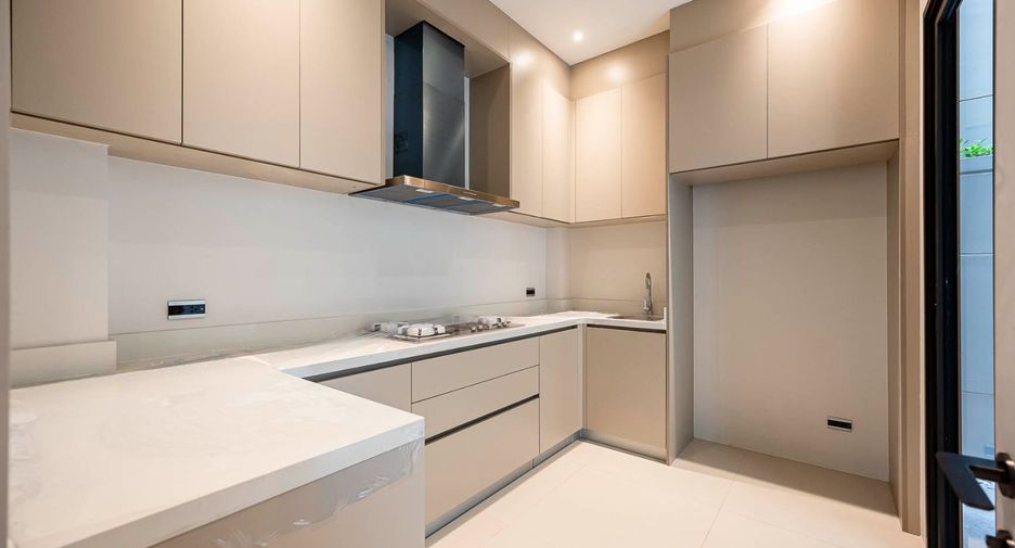 For rent 4 bedrooms house in Suan Luang, Bangkok