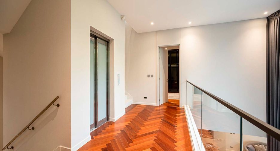 For rent 4 bedrooms house in Suan Luang, Bangkok