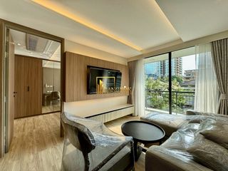 For rent 2 bedrooms apartment in Watthana, Bangkok