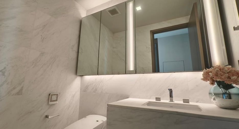 For rent and for sale 2 bedrooms condo in Watthana, Bangkok