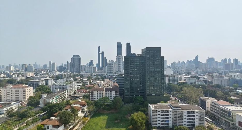 For rent and for sale 2 bedrooms condo in Watthana, Bangkok
