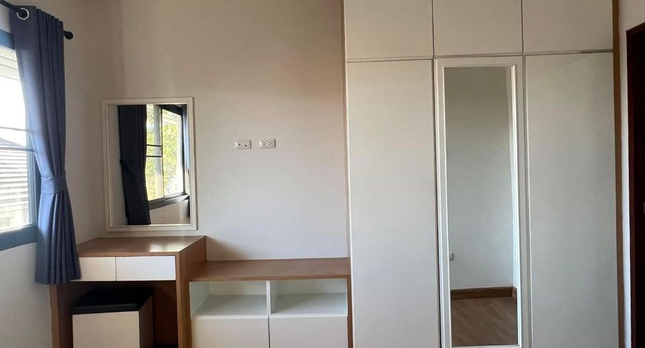 For rent 3 bedrooms townhouse in Mueang Chiang Mai, Chiang Mai