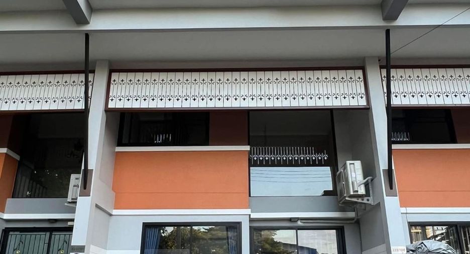 For rent 3 bedrooms townhouse in Mueang Chiang Mai, Chiang Mai