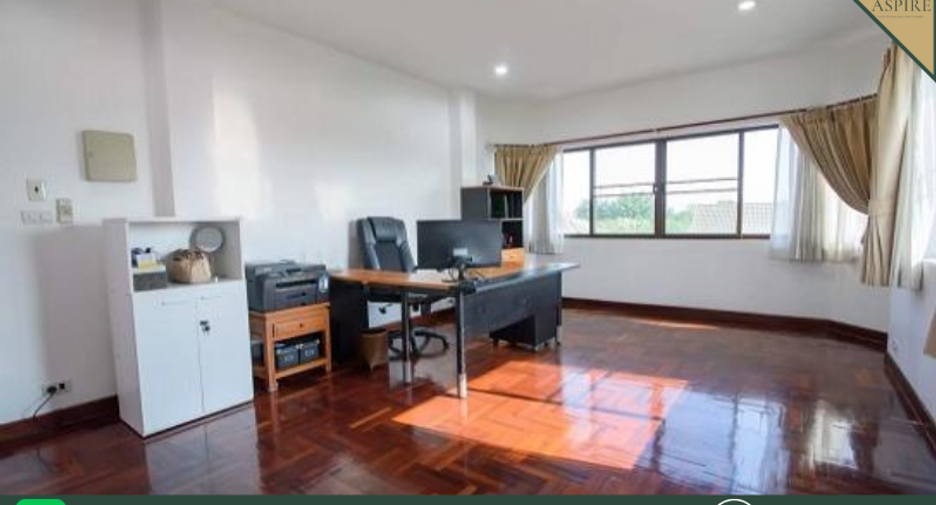 Gewerbefläche zum Kauf mit 5 Zimmer in Phra Khanong, Bangkok