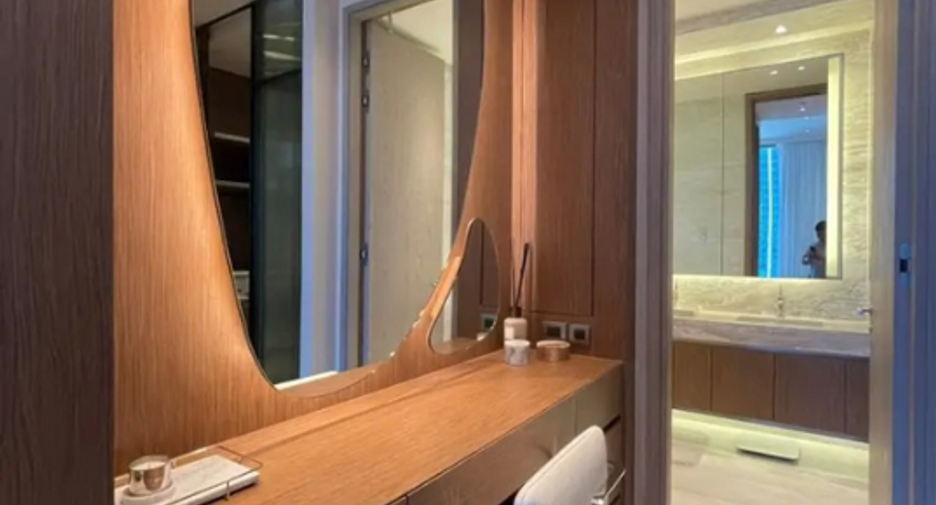 À louer et à vendre 2 chambres condo à Pathum Wan, Bangkok