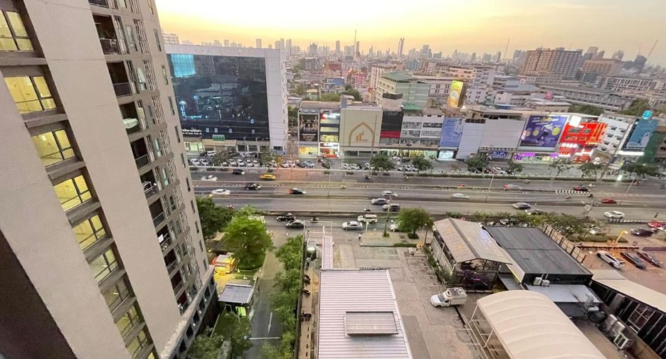 For rent 1 bed condo in Huai Khwang, Bangkok