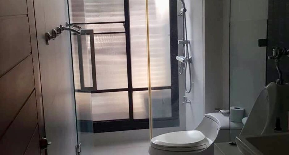 For rent そして for sale 6 ベッドルーム house in Sathon, Bangkok