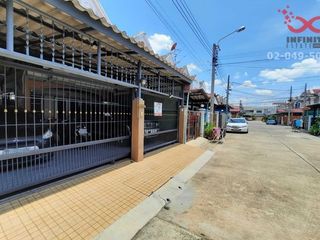 For sale 2 bed townhouse in Mueang Nonthaburi, Nonthaburi