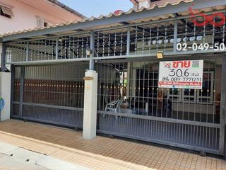 For sale 2 bed townhouse in Mueang Nonthaburi, Nonthaburi